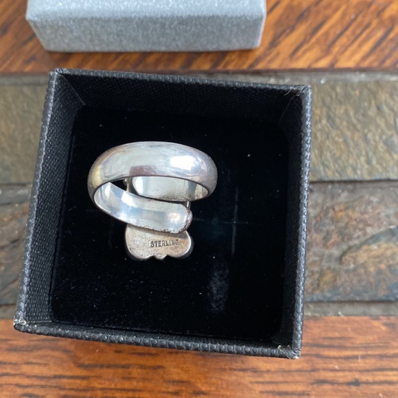 TURQUOISE AND PEARLS- cultured pearls- with think STERLING Silver band & setting - Picture 3 of 4